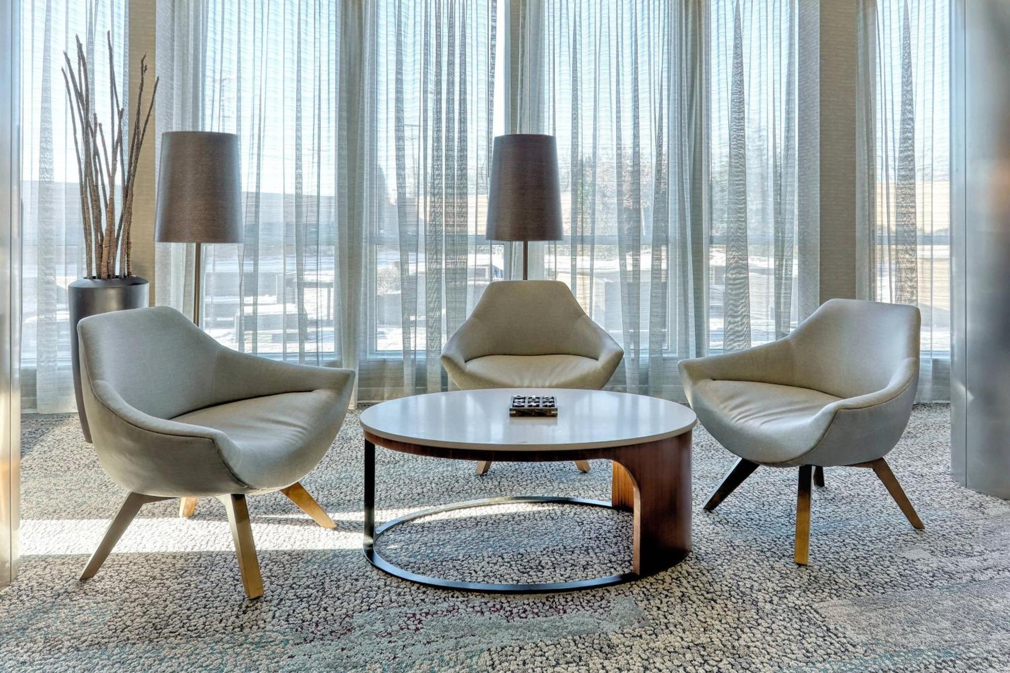 Отель Courtyard By Marriott Йорк Экстерьер фото