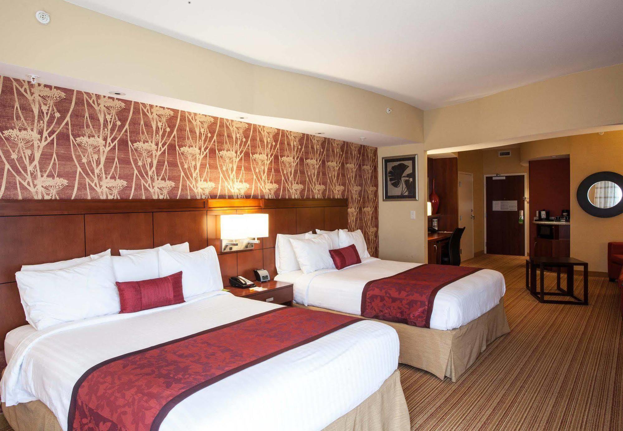 Отель Courtyard By Marriott Йорк Экстерьер фото
